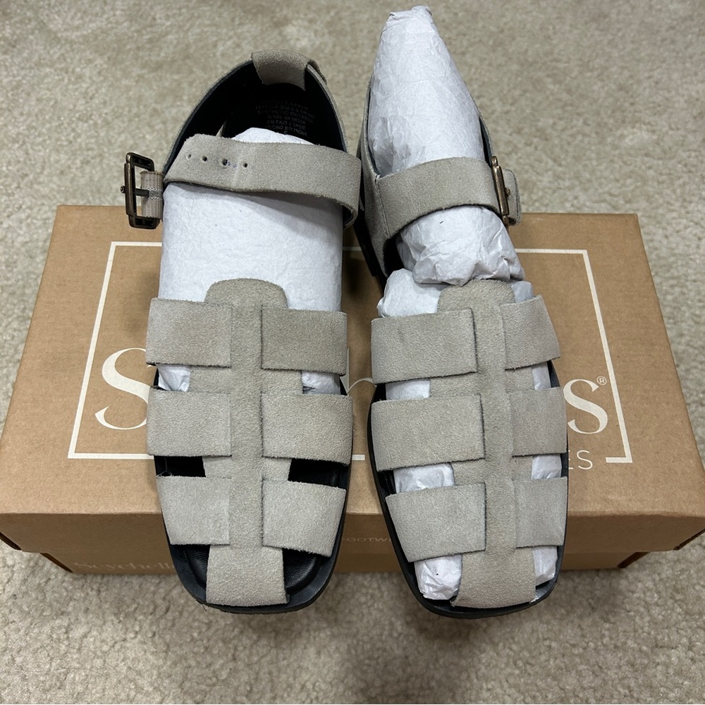 Seychelles Brown Shoe Box with Off White Suede Sandals